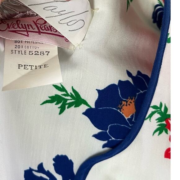 Vintage 70s Floral Tulip House Dress Nightgown Lord & Taylor // Size Medium - Picture 7 of 7